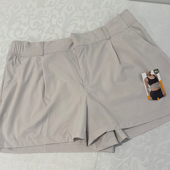 🌟3/$15🌟 Avia Trouser Shorts. Size XL - Picture 1 of 10
